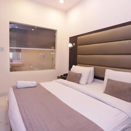 Hotel Pk Residency Нойда Екстер'єр фото