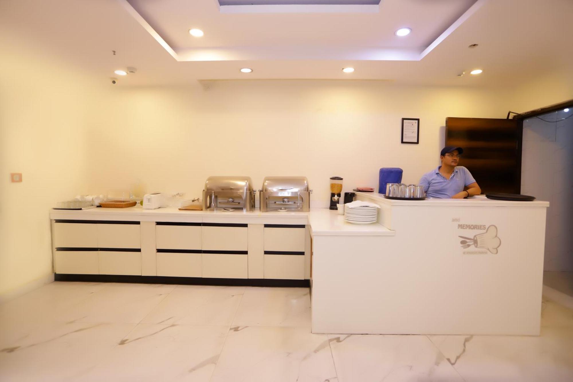 Hotel Pk Residency Нойда Екстер'єр фото