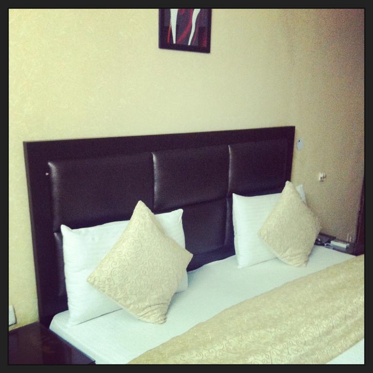 Hotel Pk Residency Нойда Номер фото