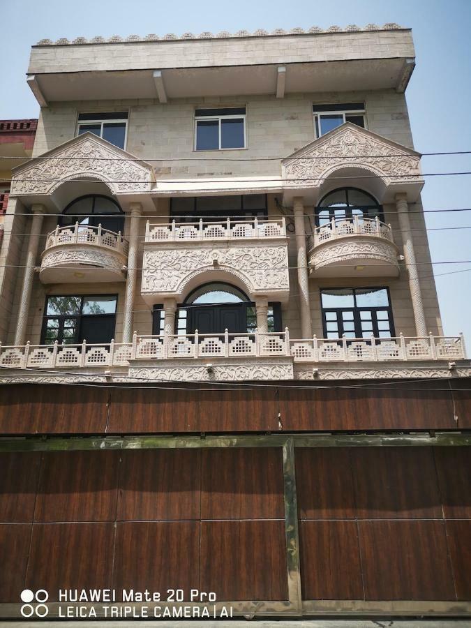Hotel Pk Residency Нойда Екстер'єр фото